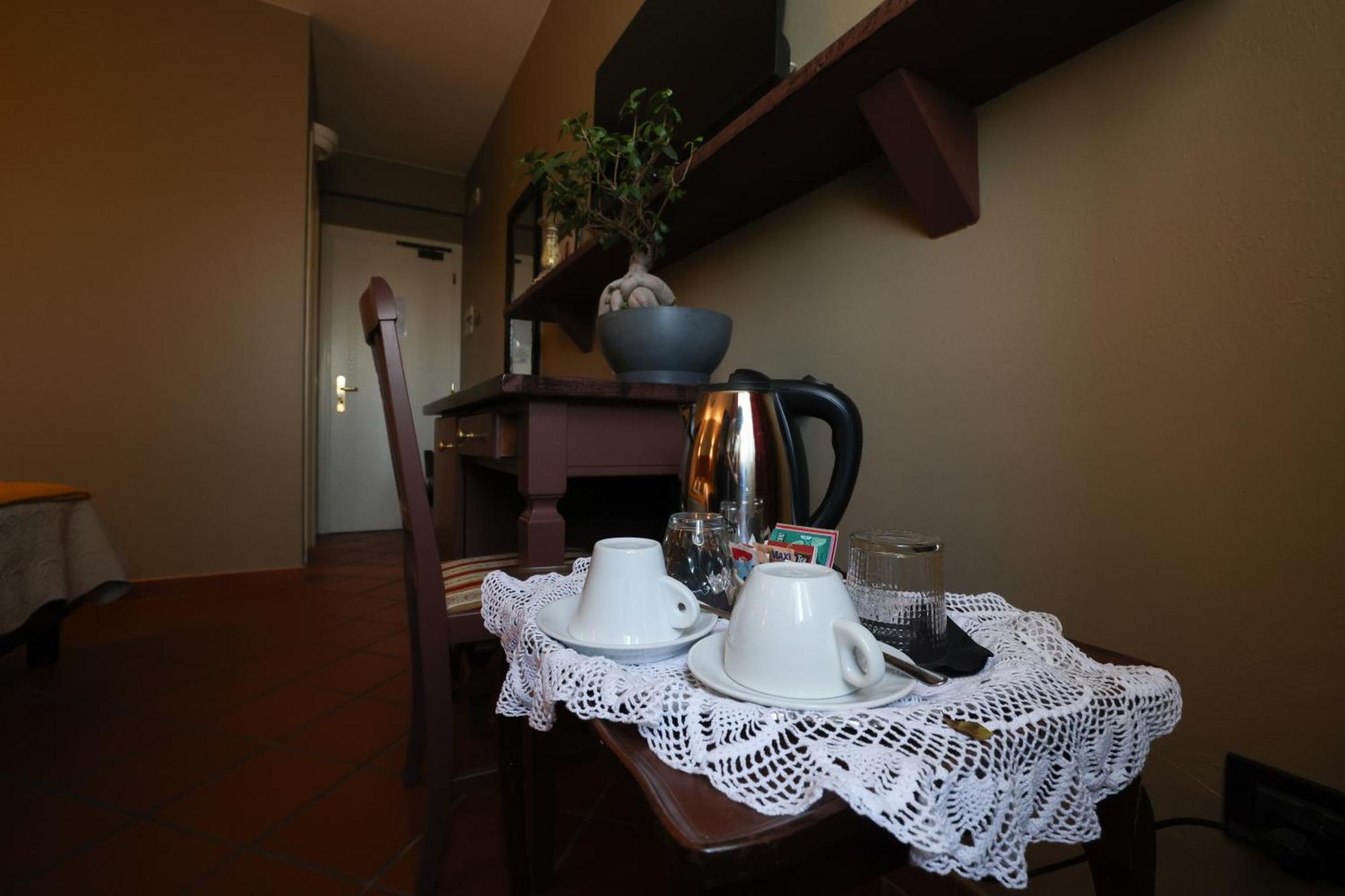 Hotel Florence Manerba del Garda Ruang foto