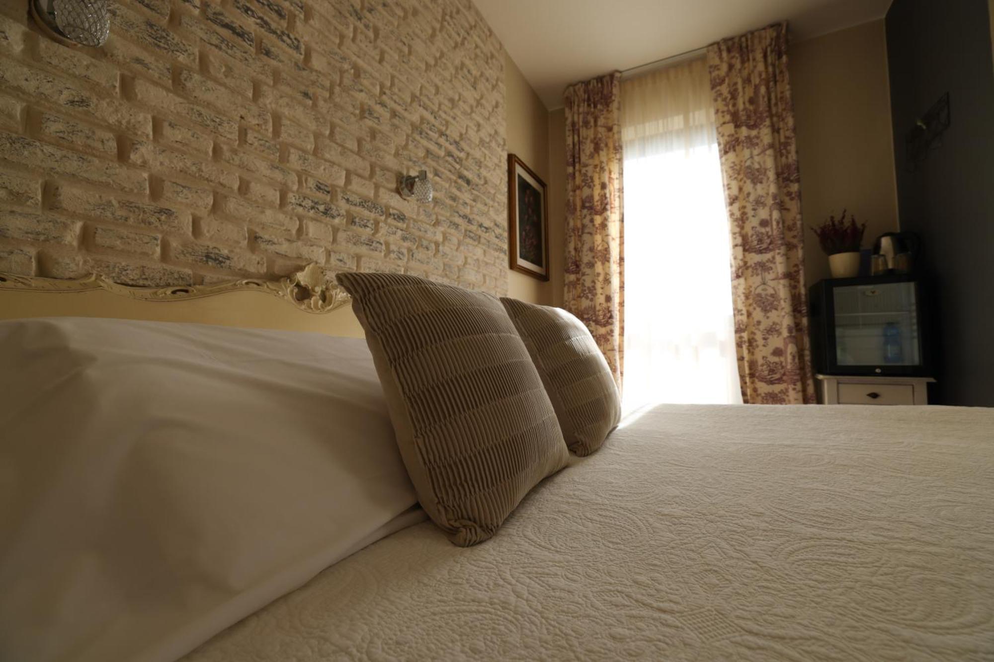 Hotel Florence Manerba del Garda Ruang foto